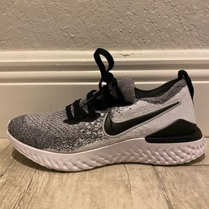 Nike Epic React Flyknit 2 women’s running shoes-Size 7